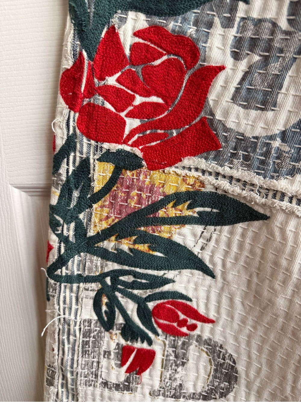 We The Free Lost And Found Boyfriend Jeans 28 Patchwork Floral - NWT - Picture 8 of 10
